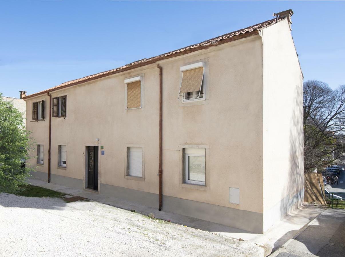 Apartment Petra Pula Extérieur photo