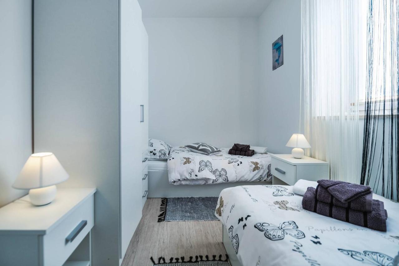 Apartment Petra Pula Extérieur photo