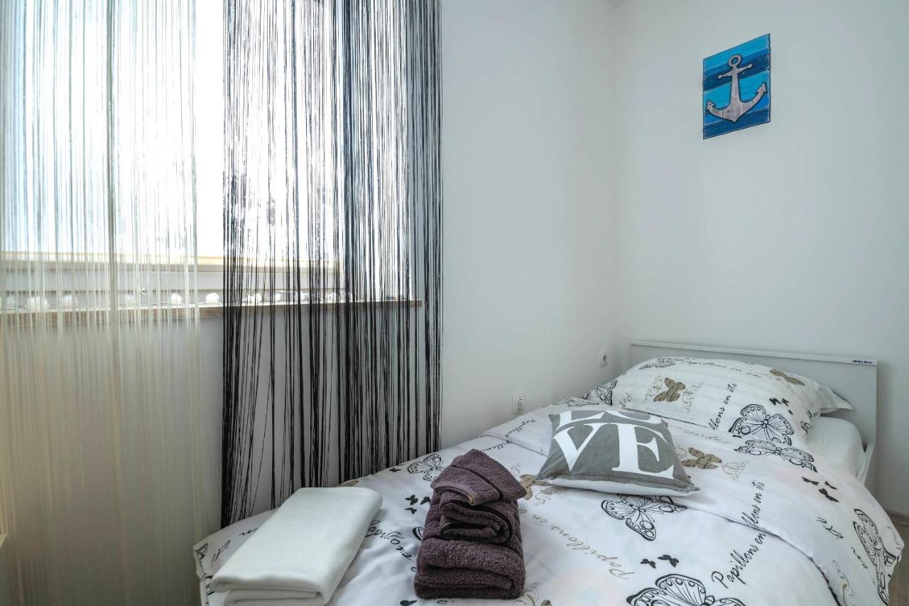 Apartment Petra Pula Extérieur photo