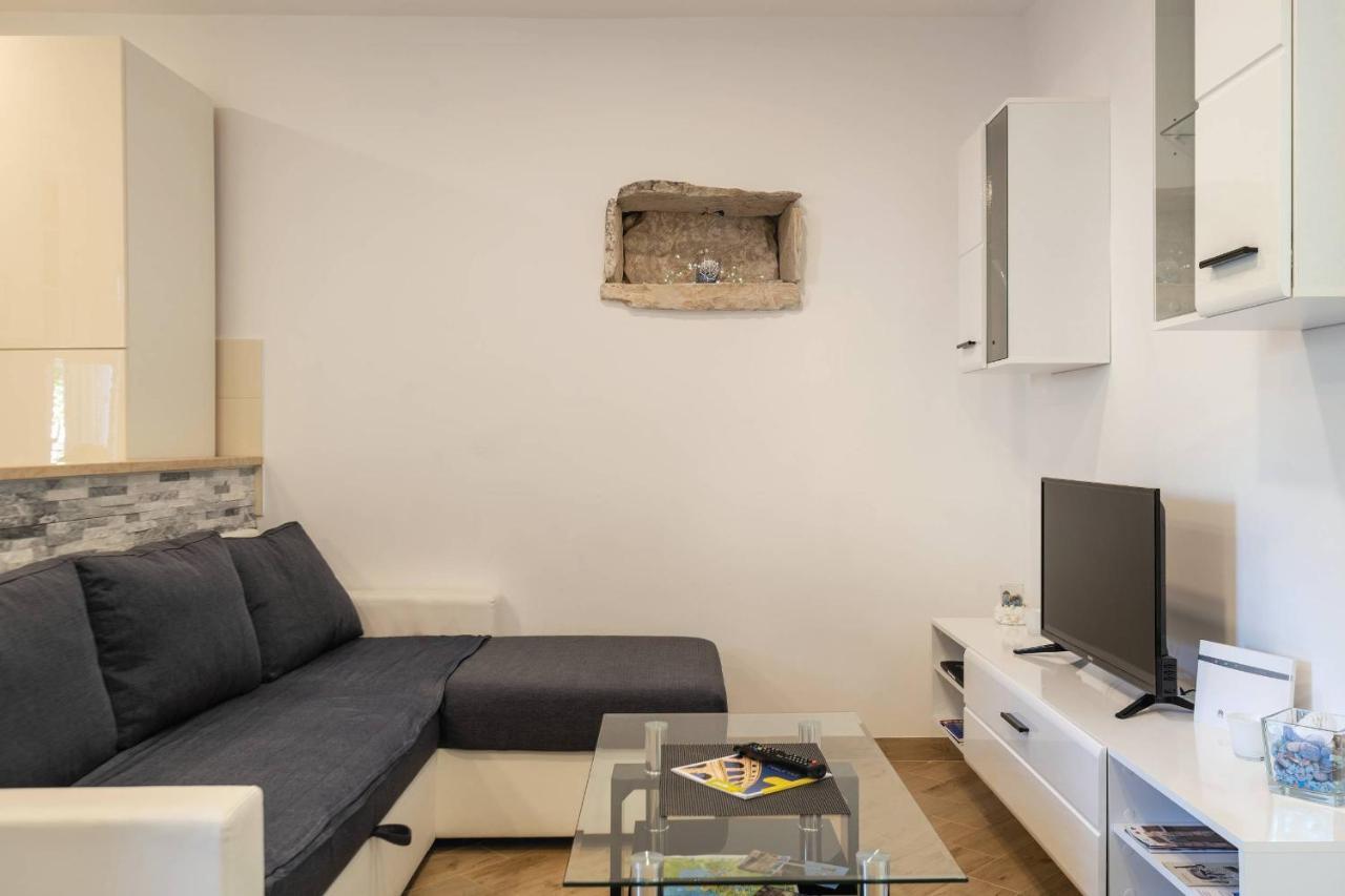 Apartment Petra Pula Extérieur photo