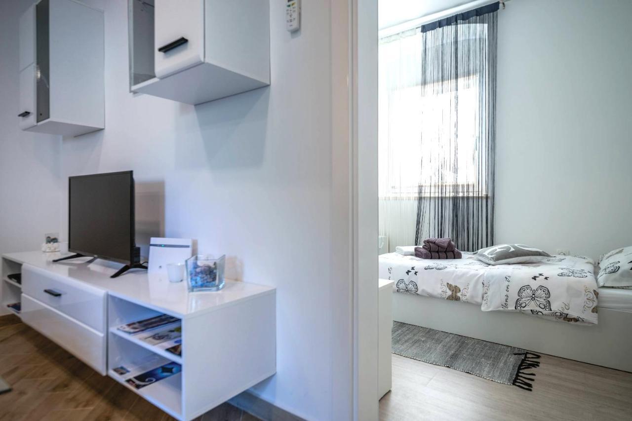 Apartment Petra Pula Extérieur photo