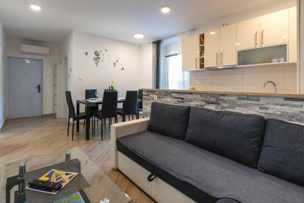 Apartment Petra Pula Extérieur photo